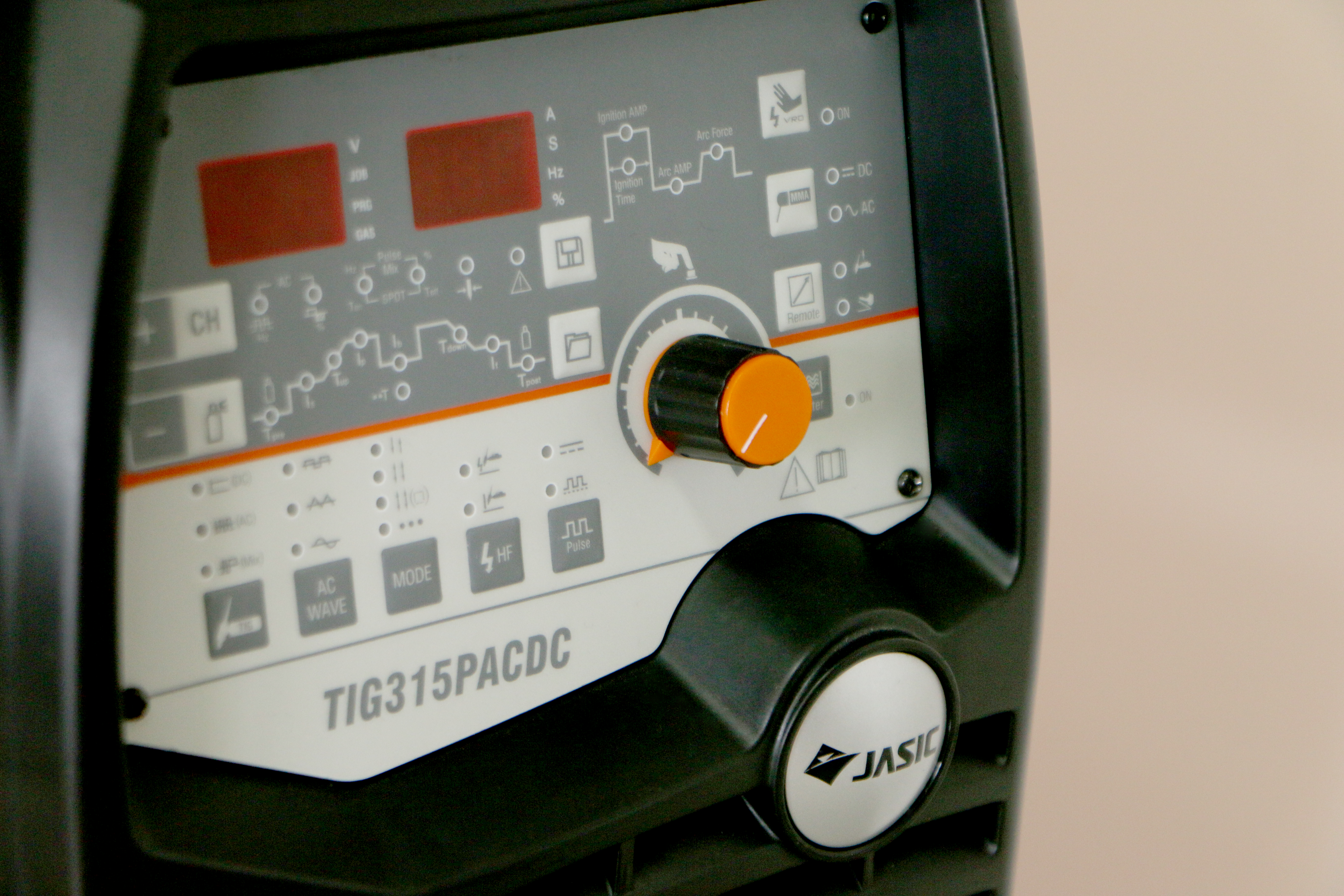 E202